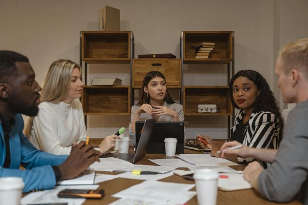 Exploration des Nouveaux Courants Innovateurs dans le Monde des Affaires