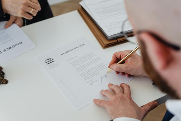 Alliances stratégiques : les secrets des start-ups pour s"associer avec des géants de l"industrie !