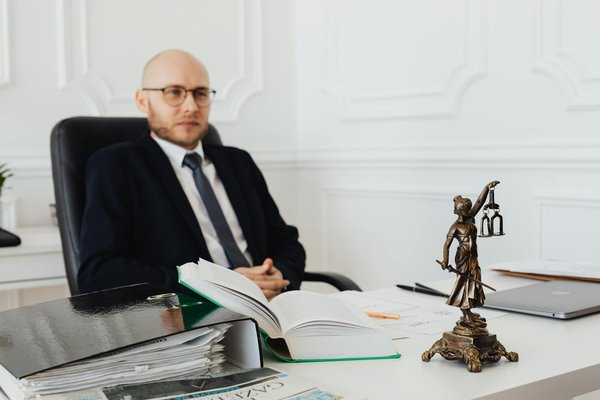 L'Influence du Leadership sur la Réussite en Gestion d'Entreprise : Stratégies et Impact